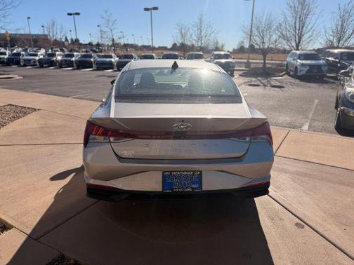 2023 Hyundai ELANTRA SE