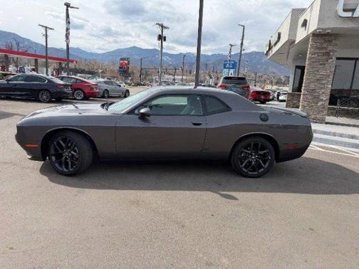 Granite Crystal Metallic Clearcoat 2022 Dodge Challenger SXT