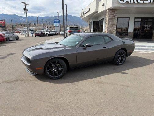 Granite Crystal Metallic Clearcoat 2022 Dodge Challenger SXT