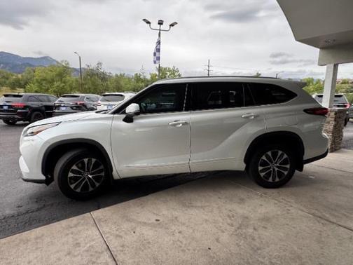 2022 Toyota Highlander XLE