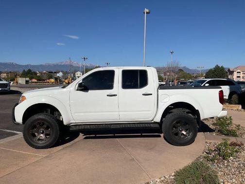 Glacier White 2018 Nissan Frontier SV