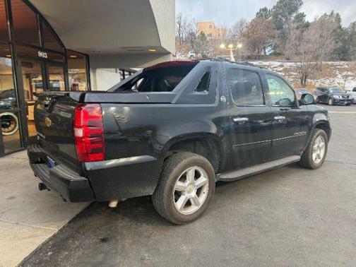 2013 Chevrolet Avalanche LS