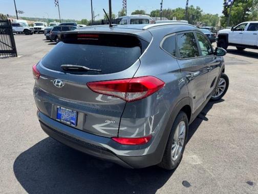 2016 Hyundai TUCSON SE