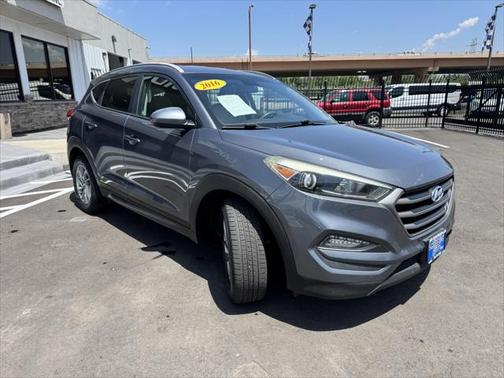 2016 Hyundai TUCSON SE