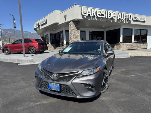 2020 Toyota Camry SE