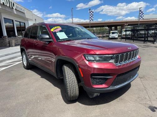 2023 Jeep Grand Cherokee Laredo