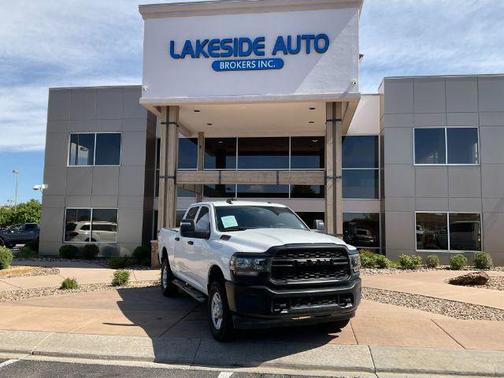 Bright White Clearcoat 2022 RAM 2500 Tradesman Crew Cab 4x4 8' Box