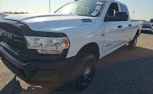 Bright White Clearcoat 2022 RAM 2500 Tradesman Crew Cab 4x4 8' Box