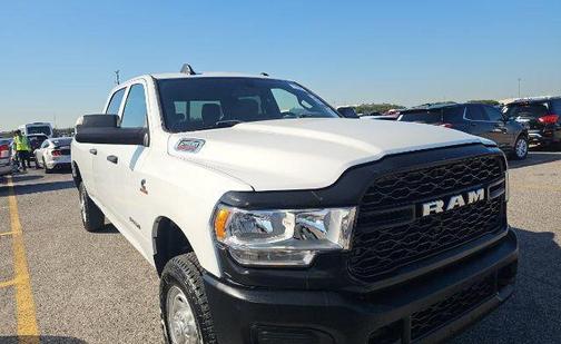 Bright White Clearcoat 2022 RAM 2500 Tradesman Crew Cab 4x4 8' Box