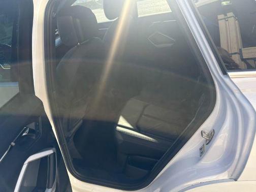 Ibis White 2023 Audi Q3 Premium 45 TFSI S line quattro Tiptronic