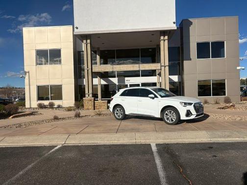 2023 Audi Q3 Premium 45 TFSI S line quattro Tiptronic