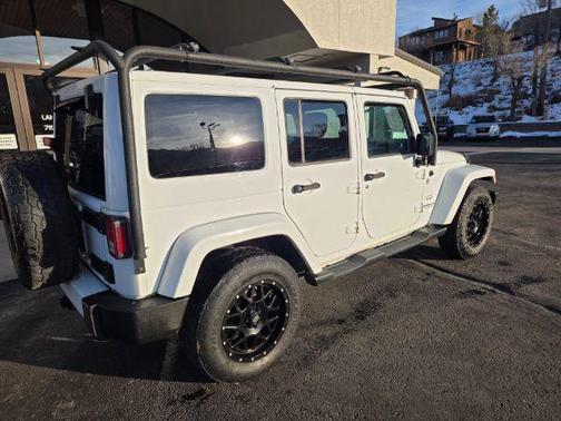Bright White Clearcoat 2016 Jeep Wrangler Unlimited Sahara