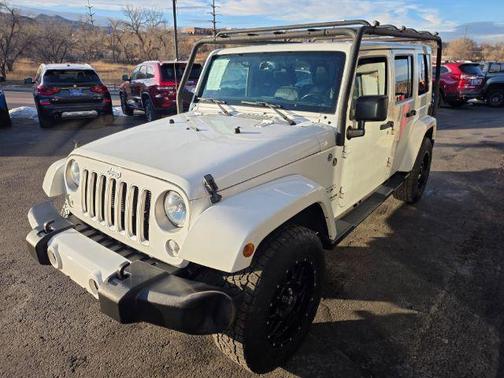 Bright White Clearcoat 2016 Jeep Wrangler Unlimited Sahara
