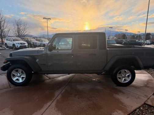 2023 Jeep Gladiator Sport S