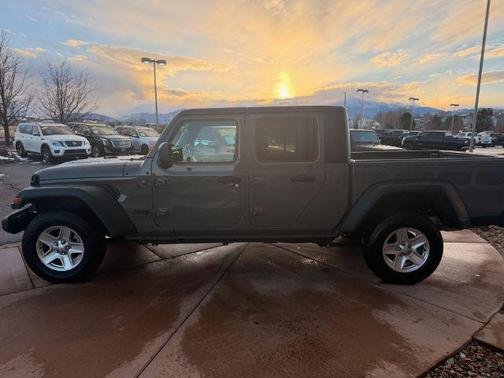 2023 Jeep Gladiator Sport S