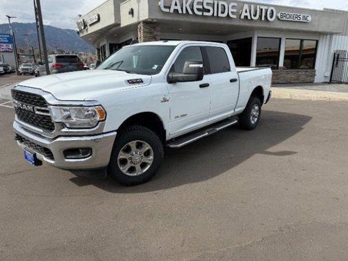Bright White Clearcoat 2024 RAM 2500 Big Horn Crew Cab 4x4 6'4' Box