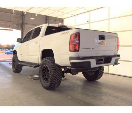 Summit White 2018 Chevrolet Colorado LT