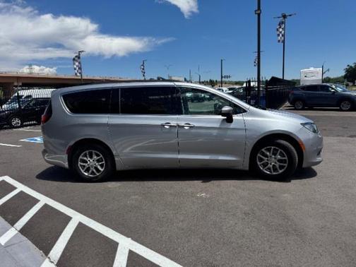 2020 Chrysler Voyager LXI