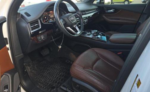 Glacier White 2019 Audi Q7 55 Premium Plus