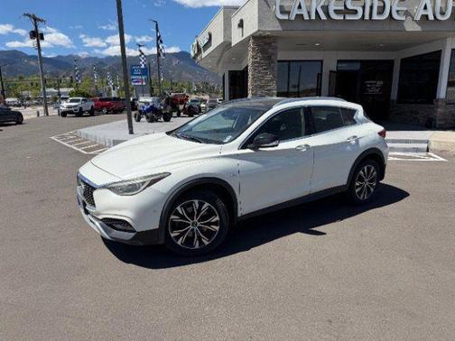 Majestic White 2017 INFINITI QX30 Premium