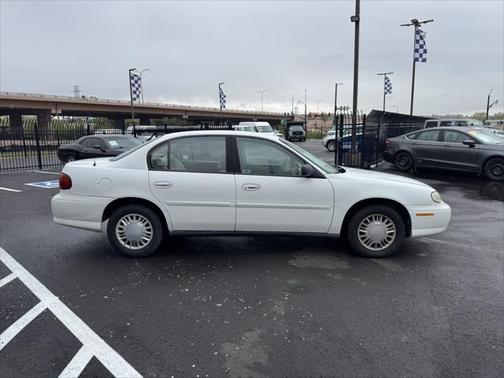 2004 Chevrolet Classic Base