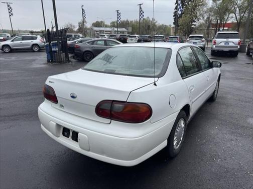 2004 Chevrolet Classic Base