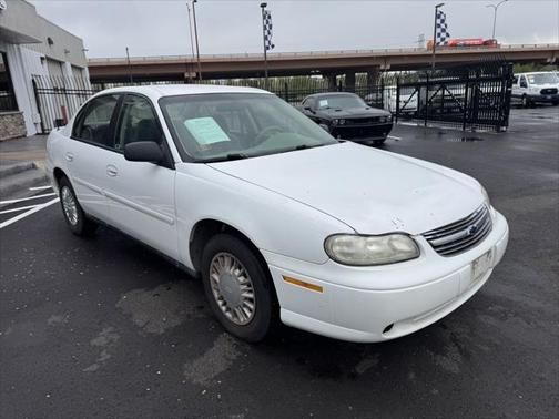 2004 Chevrolet Classic Base