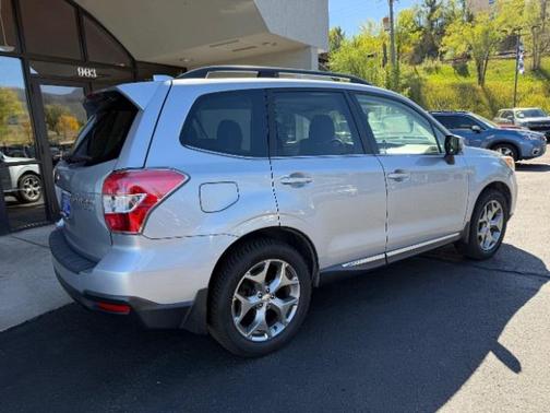 2016 Subaru Forester 2.5i Touring