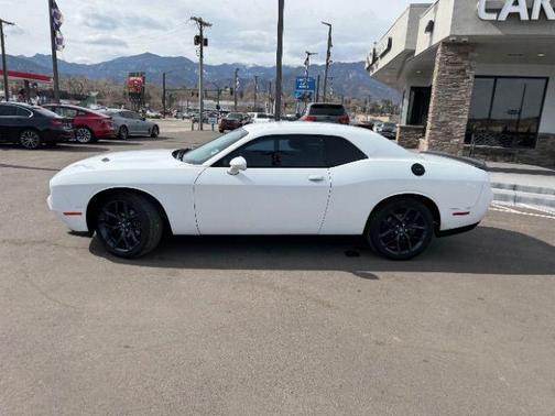 2021 Dodge Challenger SXT