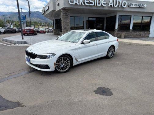 Alpine White 2018 BMW 530e xDrive iPerformance