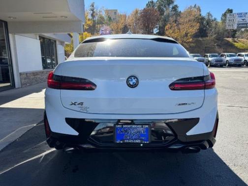 2024 BMW X4 xDrive30i