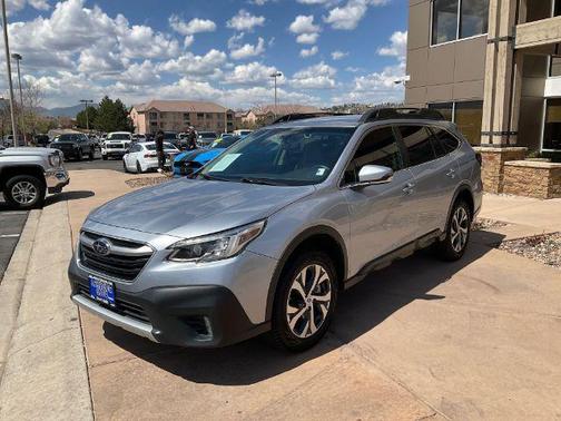 Ice Silver Metallic 2022 Subaru Outback Limited
