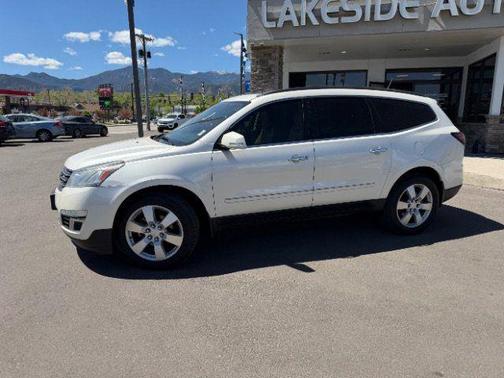 White Diamond Clearcoat 2014 Chevrolet Traverse LTZ
