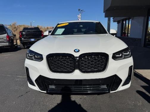 2024 BMW X4 xDrive30i