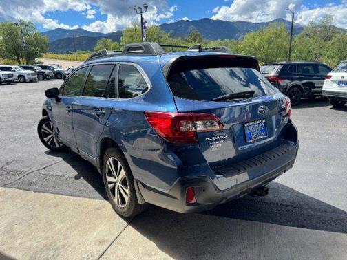 Abyss Blue Pearl 2019 Subaru Outback 3.6R Limited