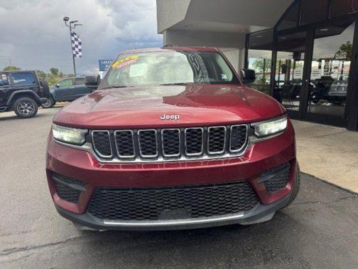 Velvet Red Pearlcoat 2023 Jeep Grand Cherokee Laredo
