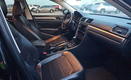 Deep Black 2017 Volkswagen Passat 1.8T R-Line w/Comfort