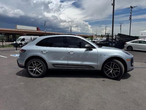 2024 Porsche Macan Base
