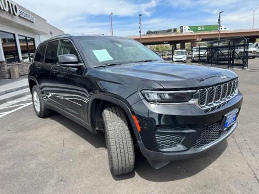 2023 Jeep Grand Cherokee Laredo