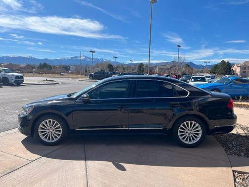 Black Uni 2016 Volkswagen Passat 1.8T SE w/Technology