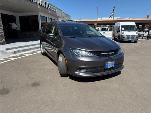 2021 Chrysler Voyager LXI