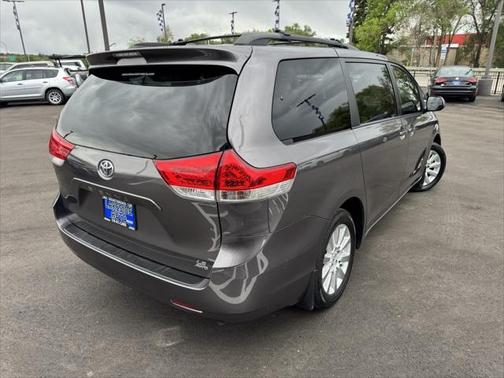 2014 Toyota Sienna LE