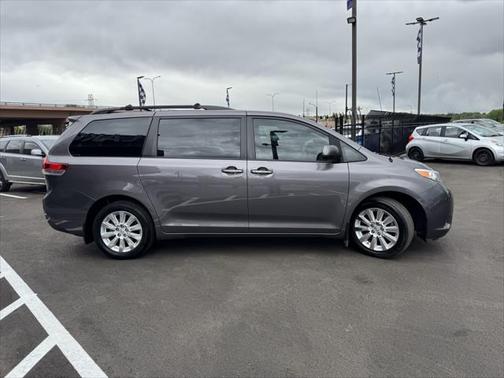 2014 Toyota Sienna LE