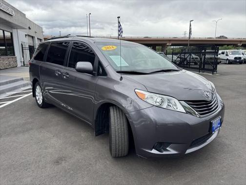 2014 Toyota Sienna LE