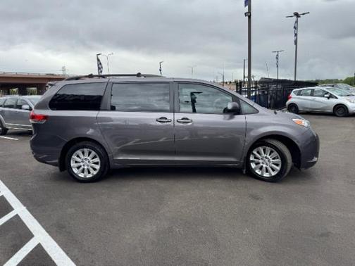 2014 Toyota Sienna LE