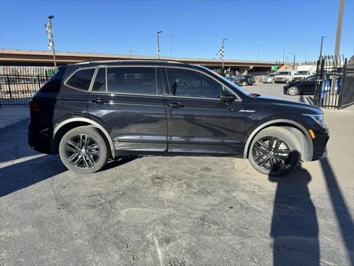 2022 Volkswagen Tiguan 2.0T SE R-Line Black 4MOTION