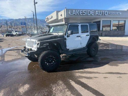 Bright White Clearcoat 2015 Jeep Wrangler Unlimited Rubicon