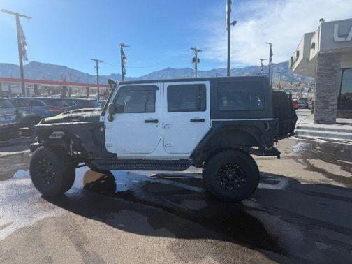 Bright White Clearcoat 2015 Jeep Wrangler Unlimited Rubicon
