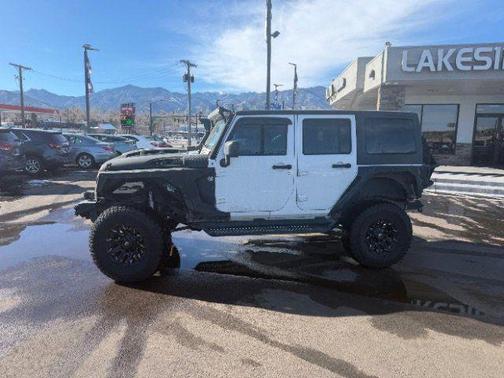 Bright White Clearcoat 2015 Jeep Wrangler Unlimited Rubicon