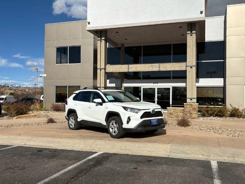 Super White 2019 Toyota RAV4 Hybrid XLE